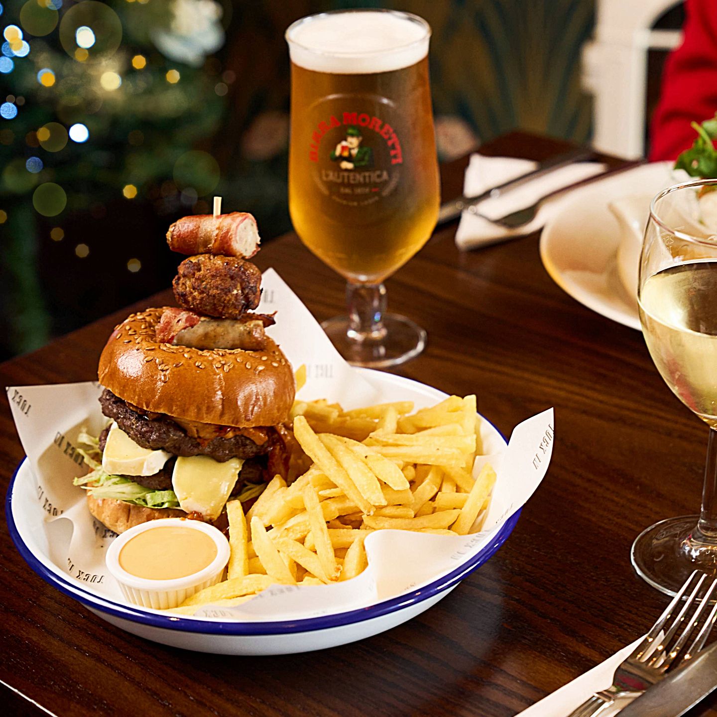 Festive Lunch & Dinner at The Farriers Arms in Spencers Wood